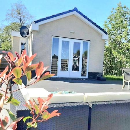 Huisje Britt Met Grote Tuin En Veel Privacy Dirkshorn 외부 사진