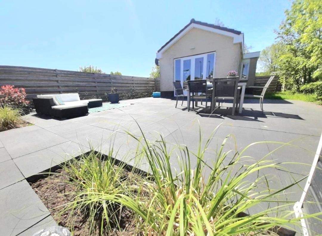 Huisje Britt Met Grote Tuin En Veel Privacy Dirkshorn 외부 사진
